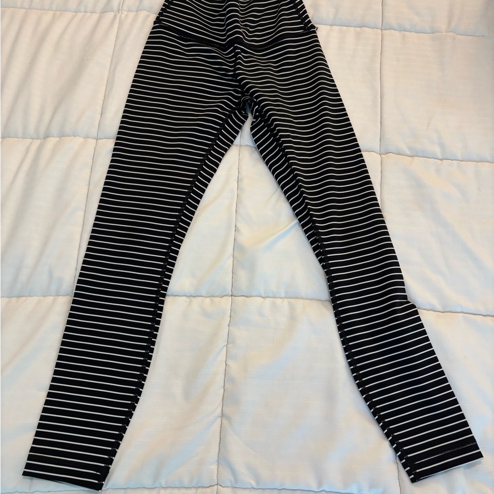 Lululemon Athletica, Women’s, Wunder Under HR 25”, Size 4, Worn Once-like new